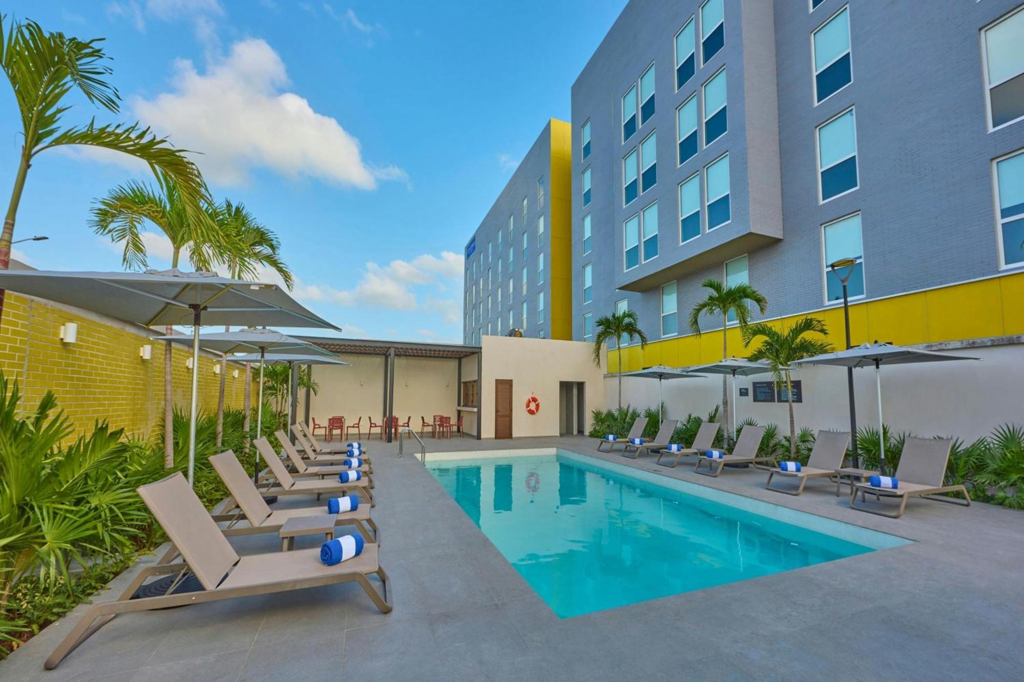City Express By Marriott Cancun Aeropuerto Alfredo V. Bonfil Dış mekan fotoğraf